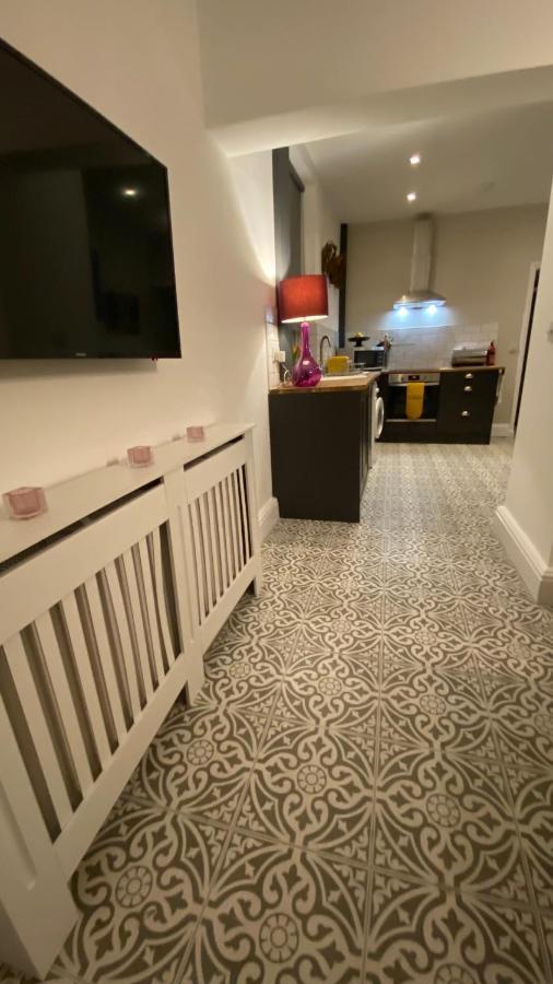 Refurbished 3 Bed House In Manchester Dış mekan fotoğraf
