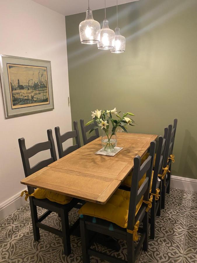 Refurbished 3 Bed House In Manchester Dış mekan fotoğraf